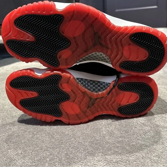 Jordan 11 “bred” 2012 release, size 11 never worn ! - Picture 6 of 14